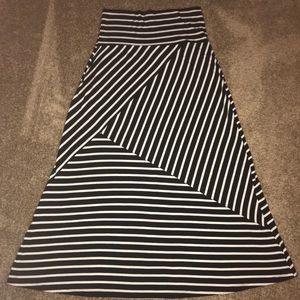 Black & White Strip Maxi Skirt